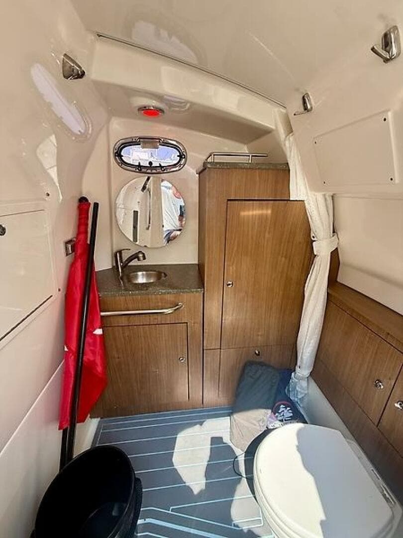 2014 Boston Whaler 350 Outrage — photo 13