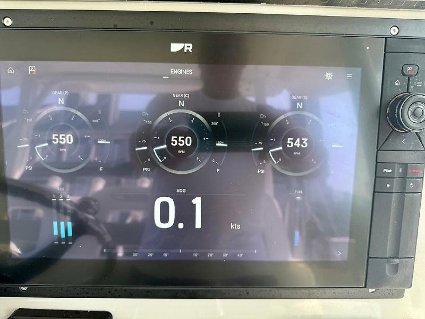 2014 Boston Whaler 350 Outrage — photo 24