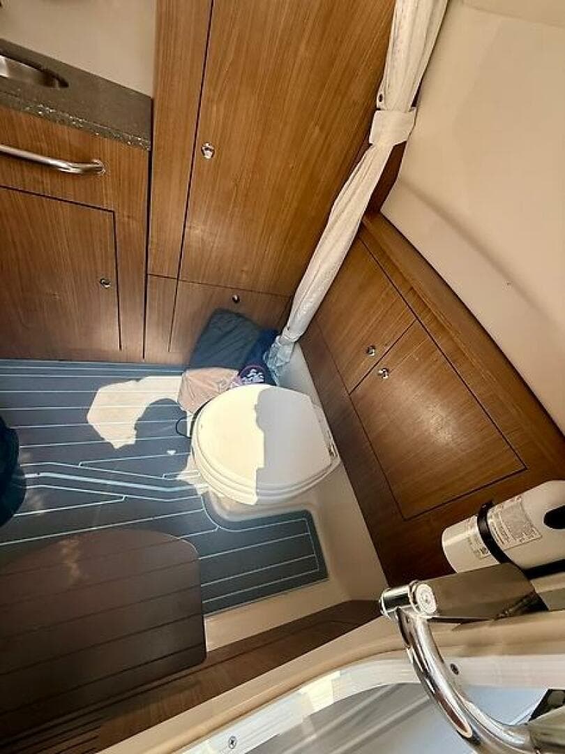 2014 Boston Whaler 350 Outrage — photo 15