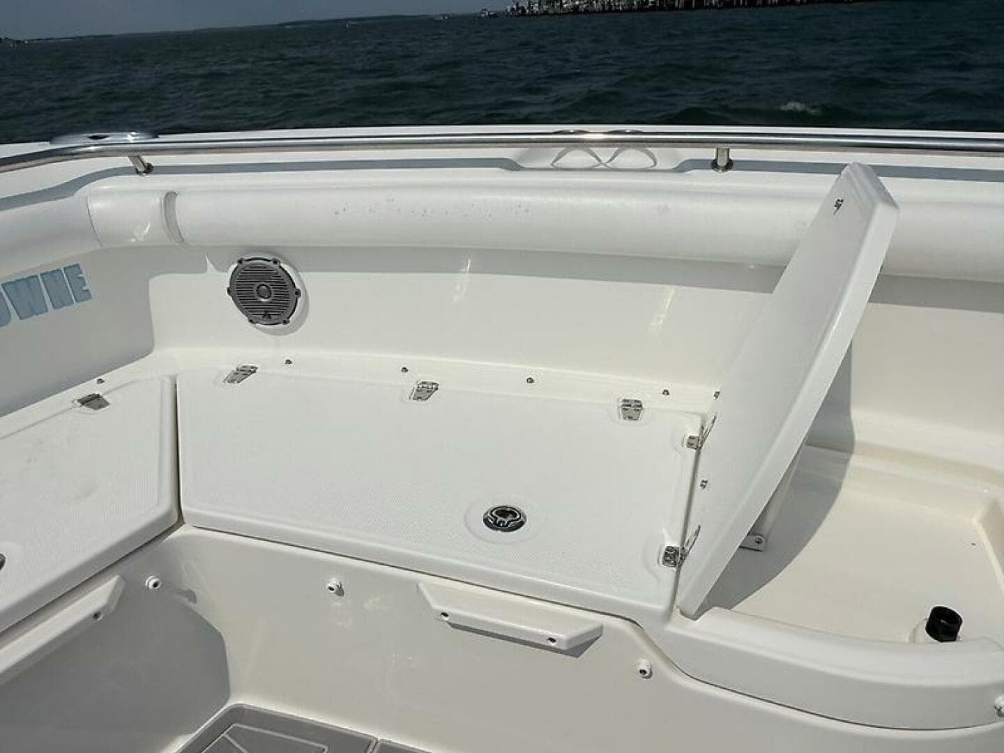 2014 Boston Whaler 350 Outrage — photo 30