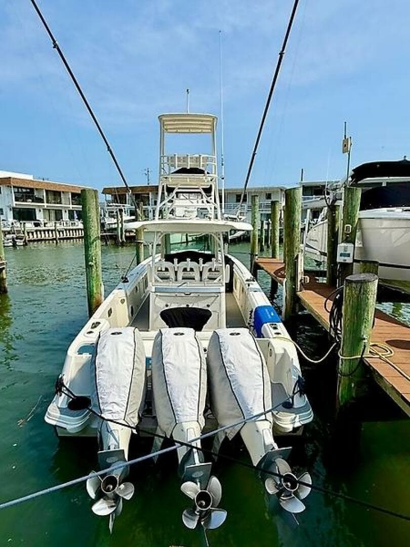 2014 Boston Whaler 350 Outrage — photo 11