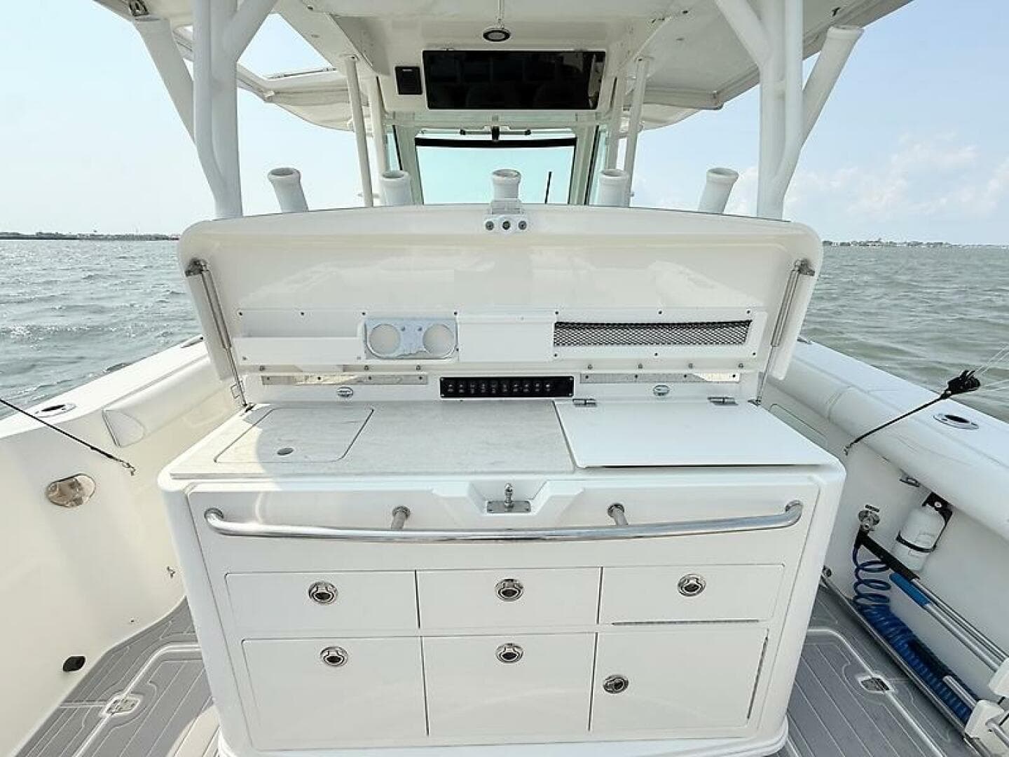 2014 Boston Whaler 350 Outrage — photo 45