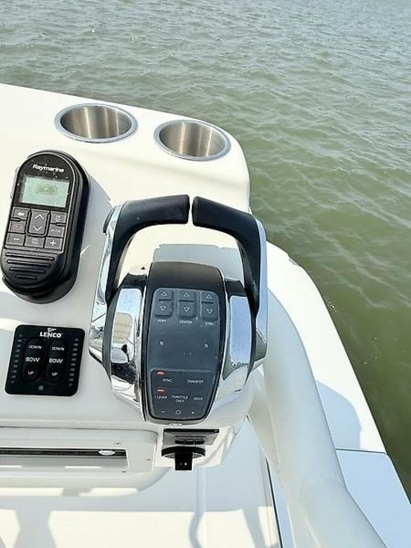 2014 Boston Whaler 350 Outrage — photo 40
