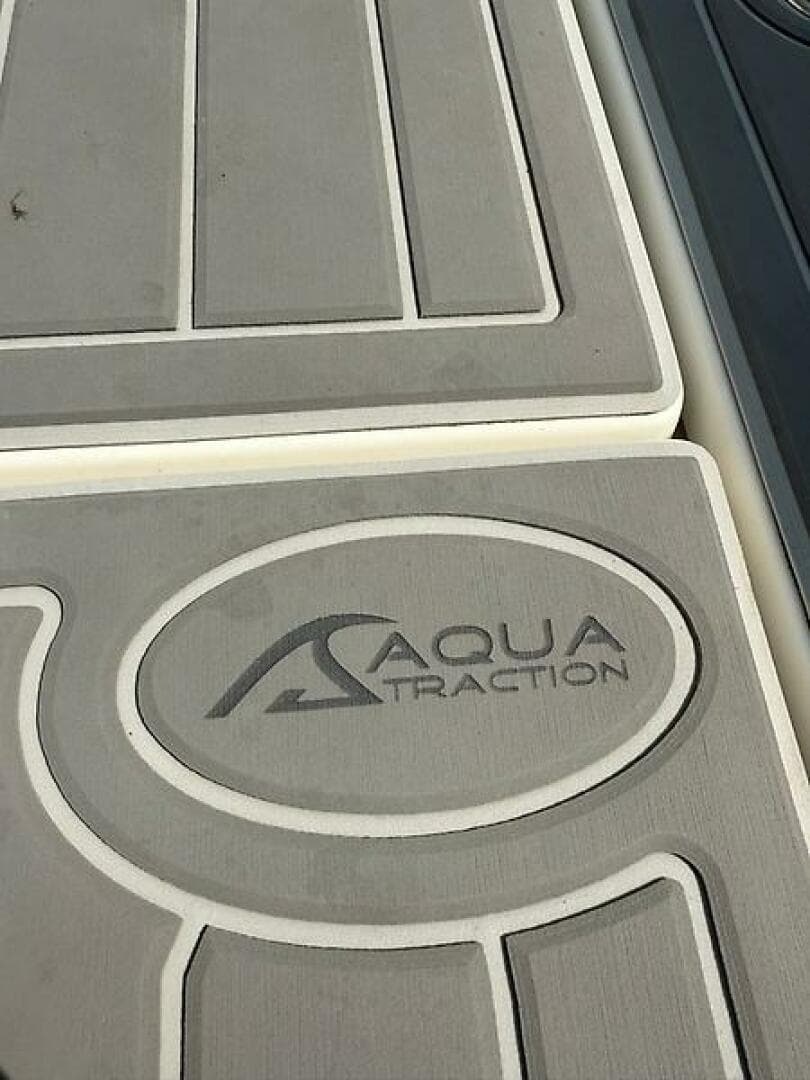 2014 Boston Whaler 350 Outrage — photo 54