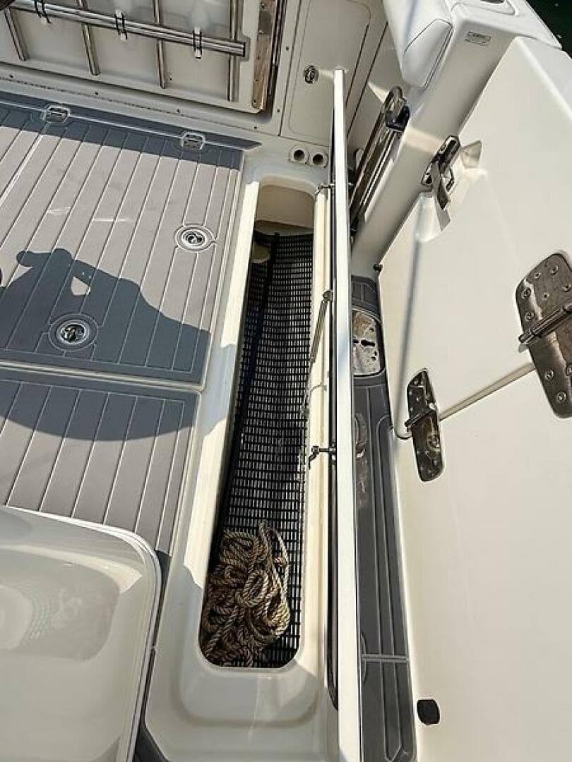 2014 Boston Whaler 350 Outrage — photo 55