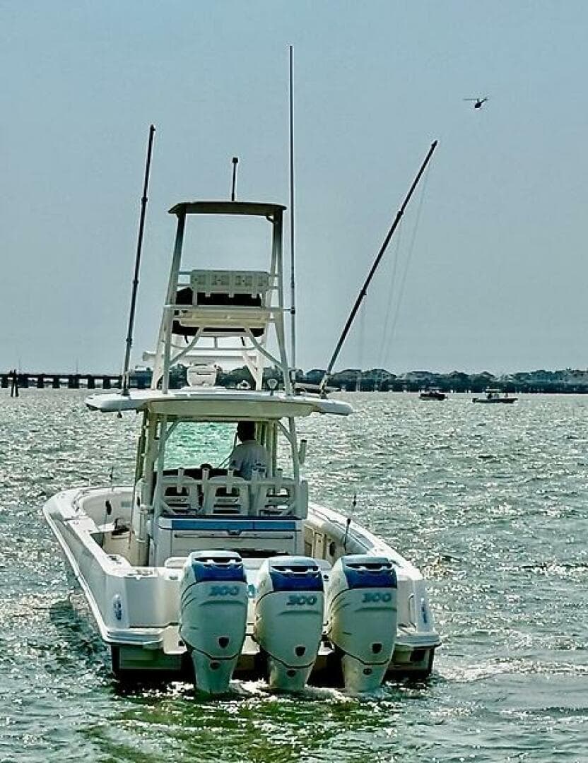 2014 Boston Whaler 350 Outrage — photo 6