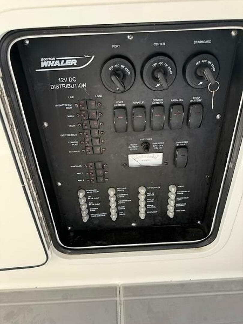 2014 Boston Whaler 350 Outrage — photo 67