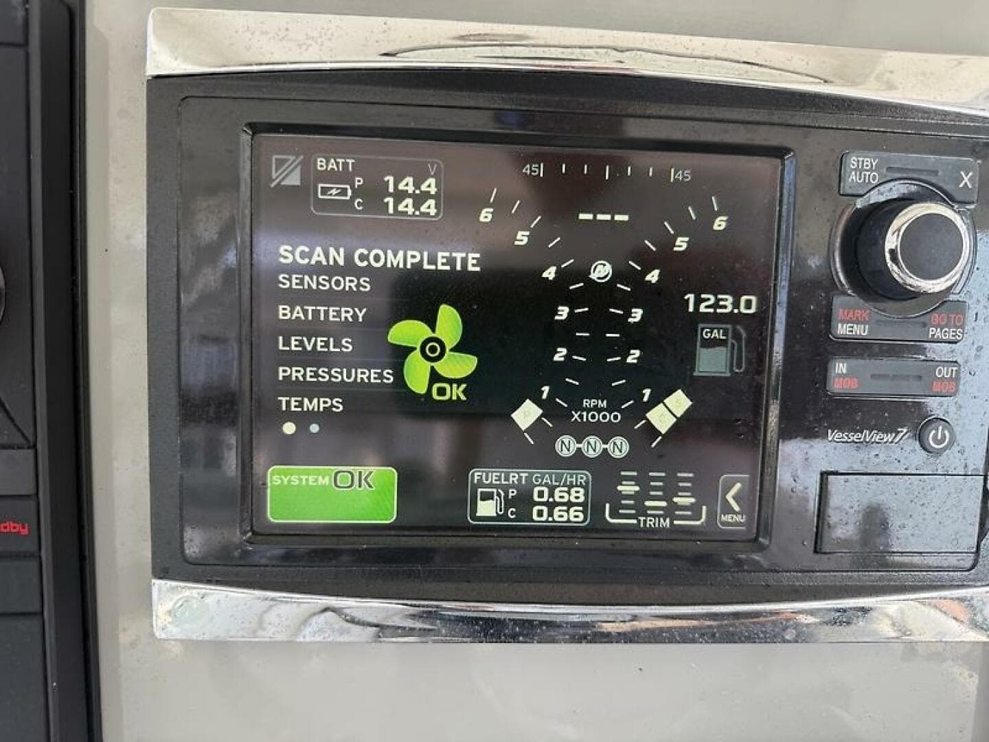 2014 Boston Whaler 350 Outrage — photo 23