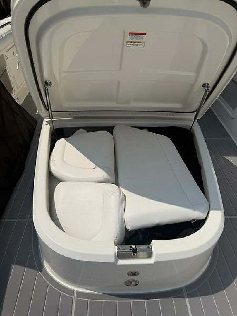 2014 Boston Whaler 350 Outrage — photo 18