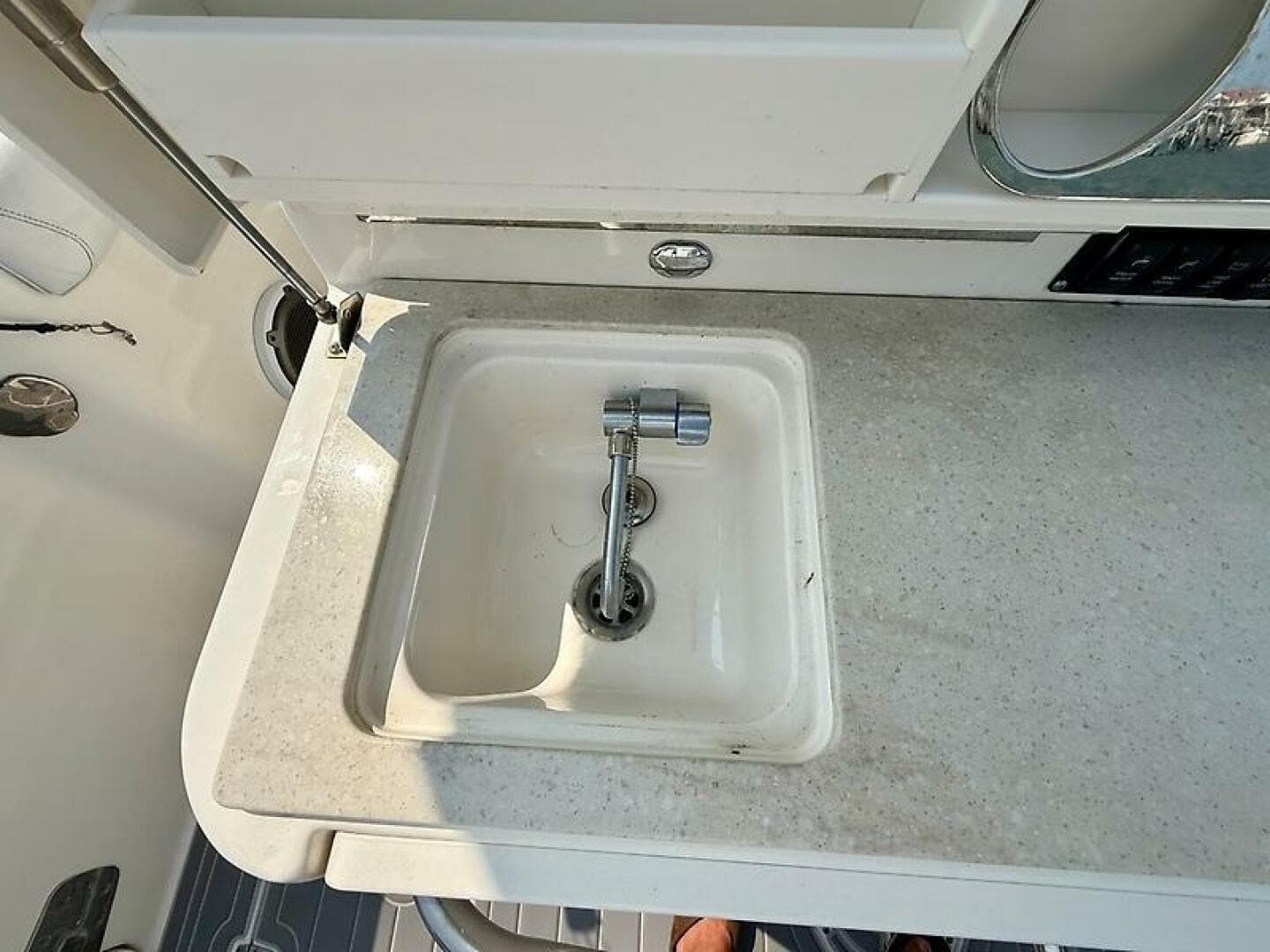 2014 Boston Whaler 350 Outrage — photo 47