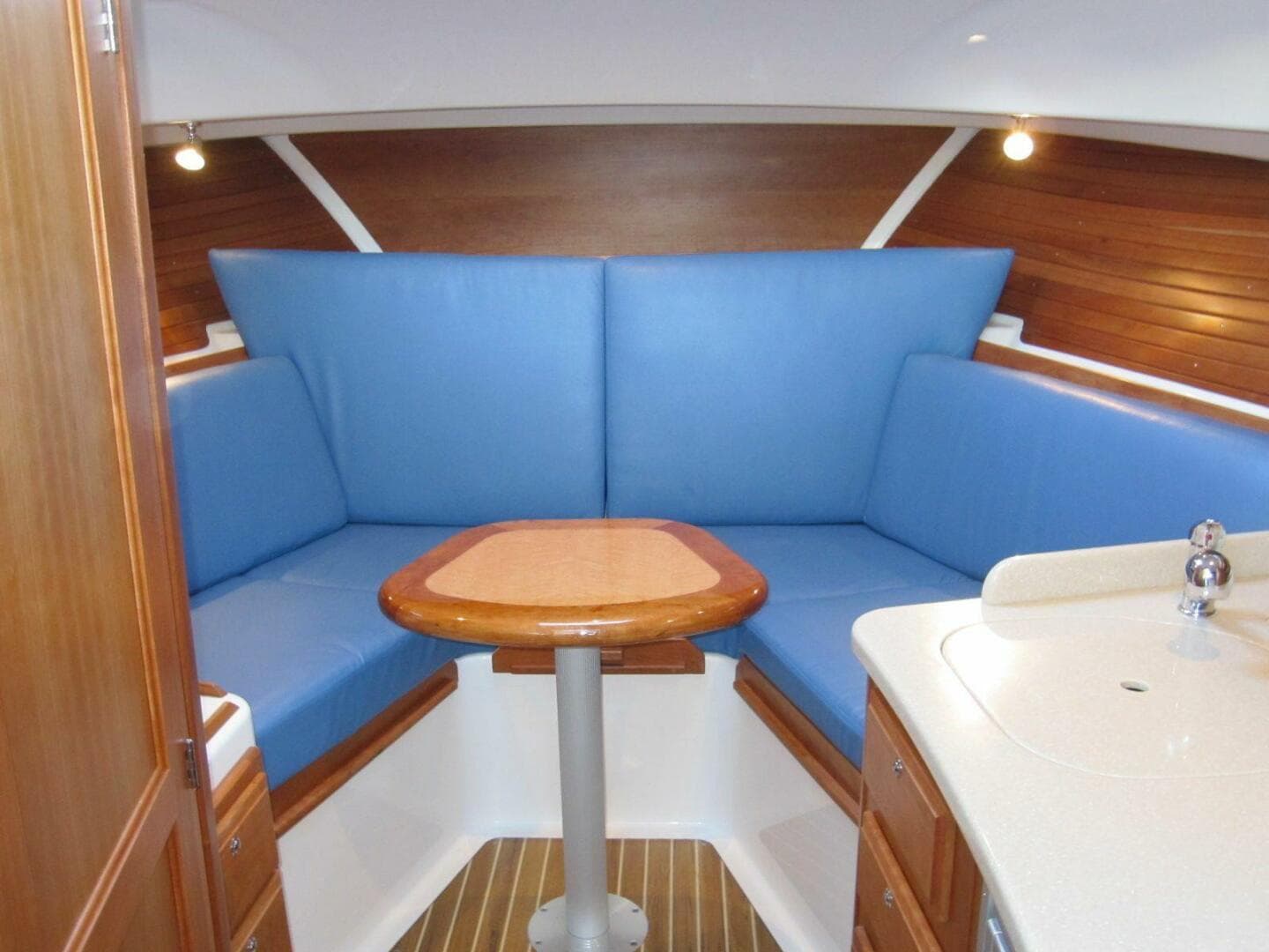 2011 Back Cove 30 — photo 2