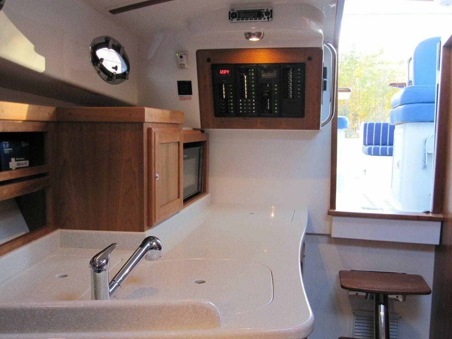 2011 Back Cove 30 — photo 7