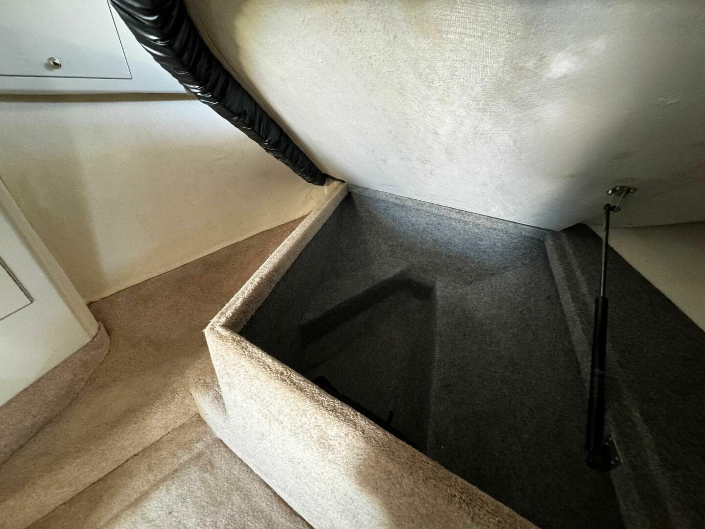 1996 Wellcraft 45 Excalibur — photo 20