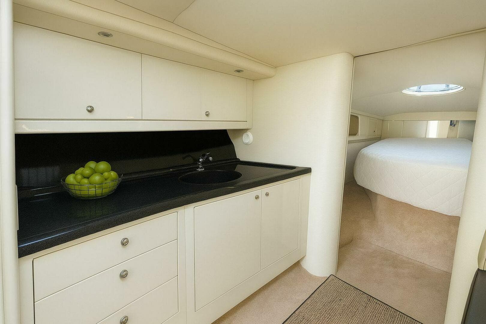 1996 Wellcraft 45 Excalibur — photo 16