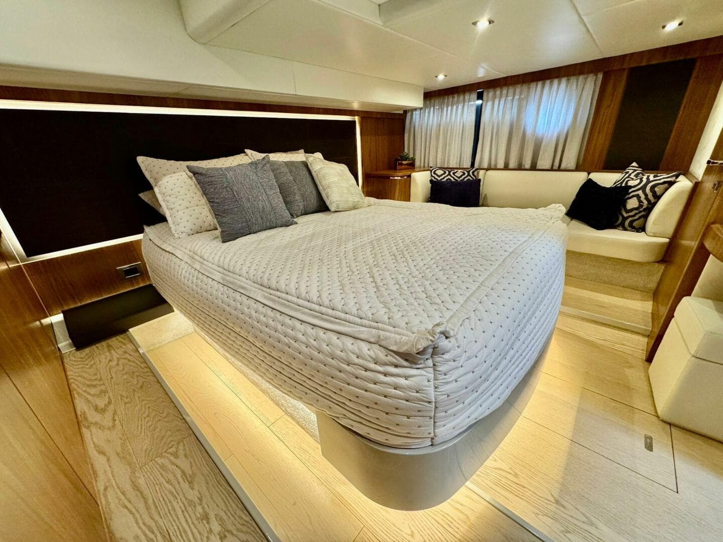 2016 Absolute 45 Sport Yacht — photo 78