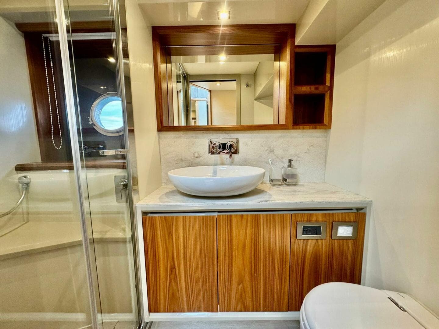 2016 Absolute 45 Sport Yacht — photo 75