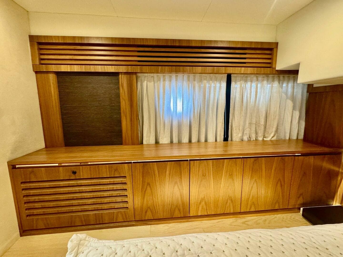 2016 Absolute 45 Sport Yacht — photo 82