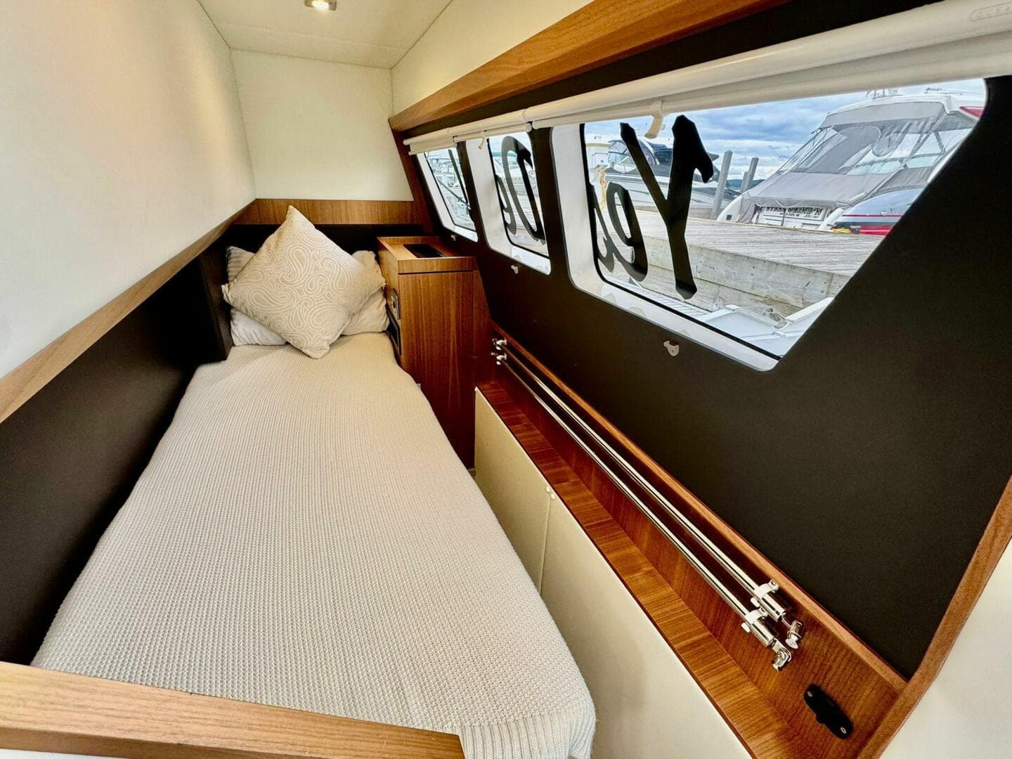 2016 Absolute 45 Sport Yacht — photo 89