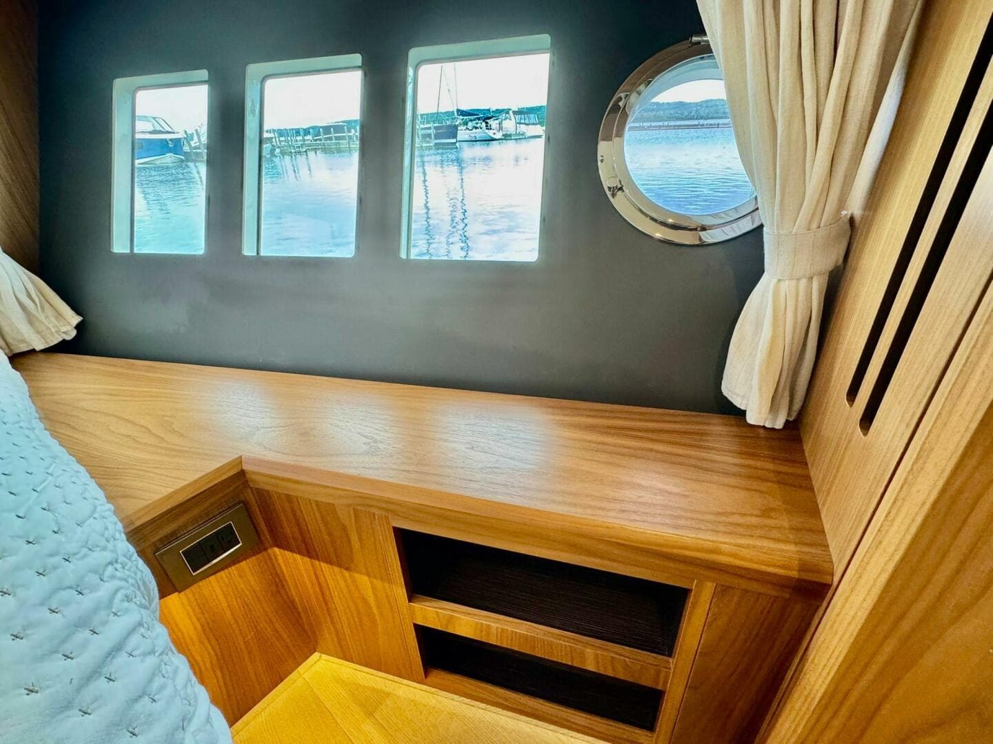 2016 Absolute 45 Sport Yacht — photo 72