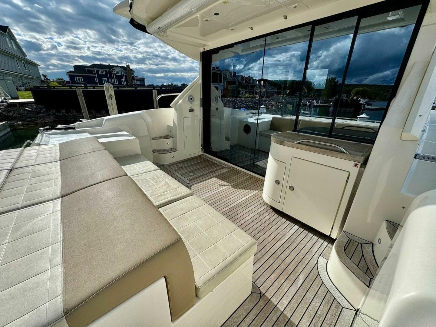 2016 Absolute 45 Sport Yacht — photo 3