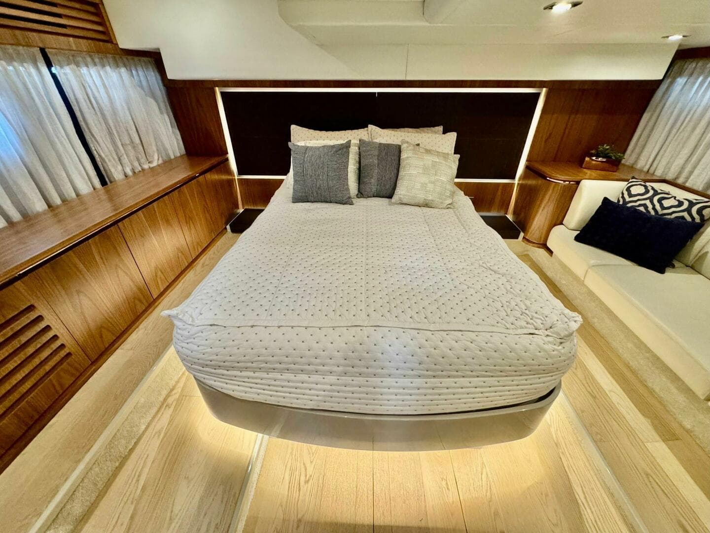 2016 Absolute 45 Sport Yacht — photo 77