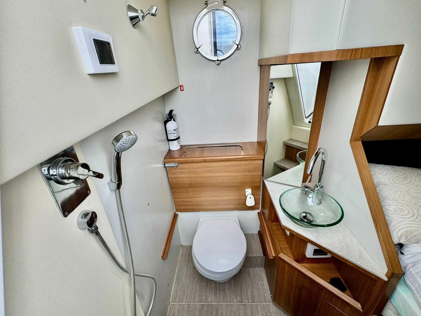 2016 Absolute 45 Sport Yacht — photo 88