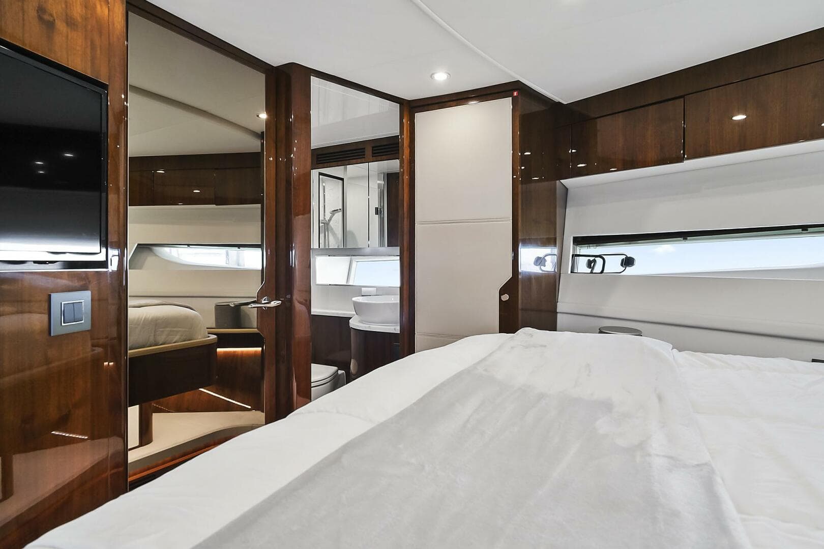 2021 Fairline Squadron 68 — photo 41