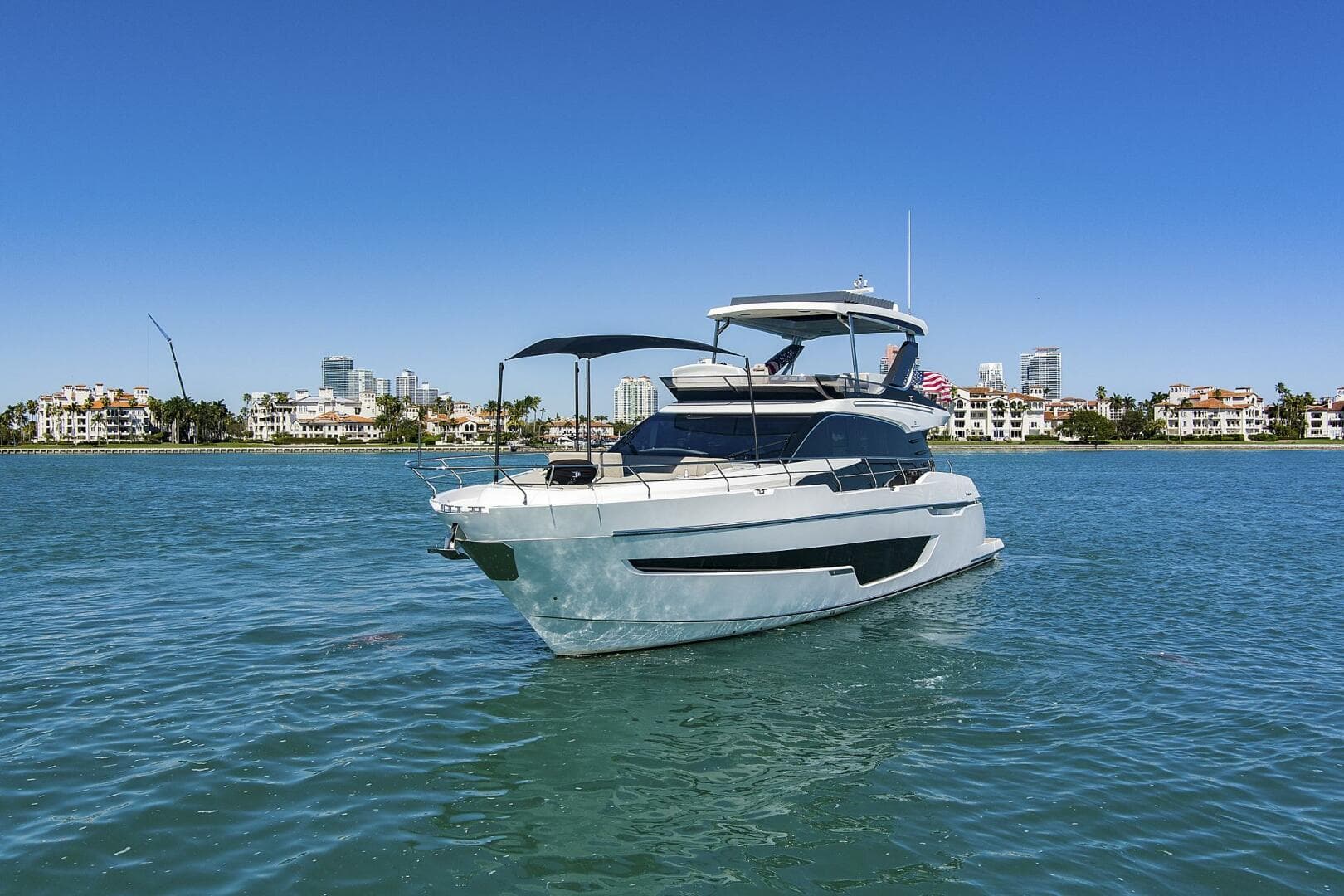 2021 Fairline Squadron 68 — photo 2