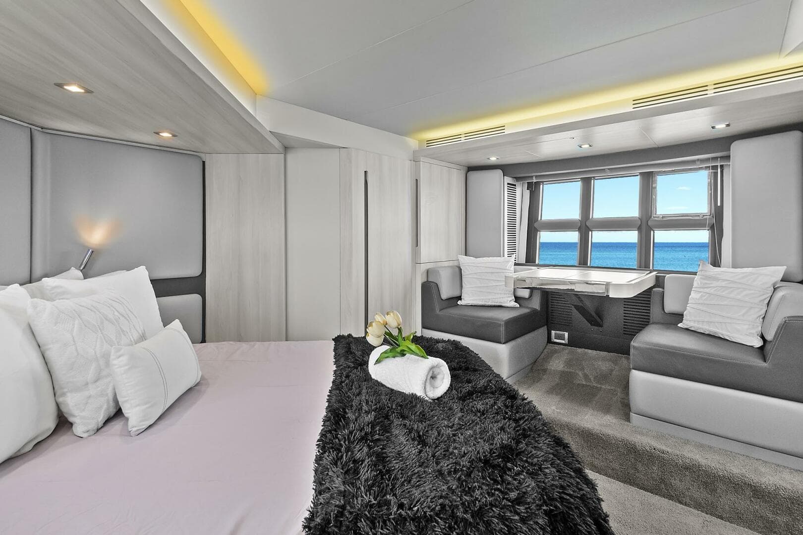 2021 Fairline Squadron 68 — photo 33