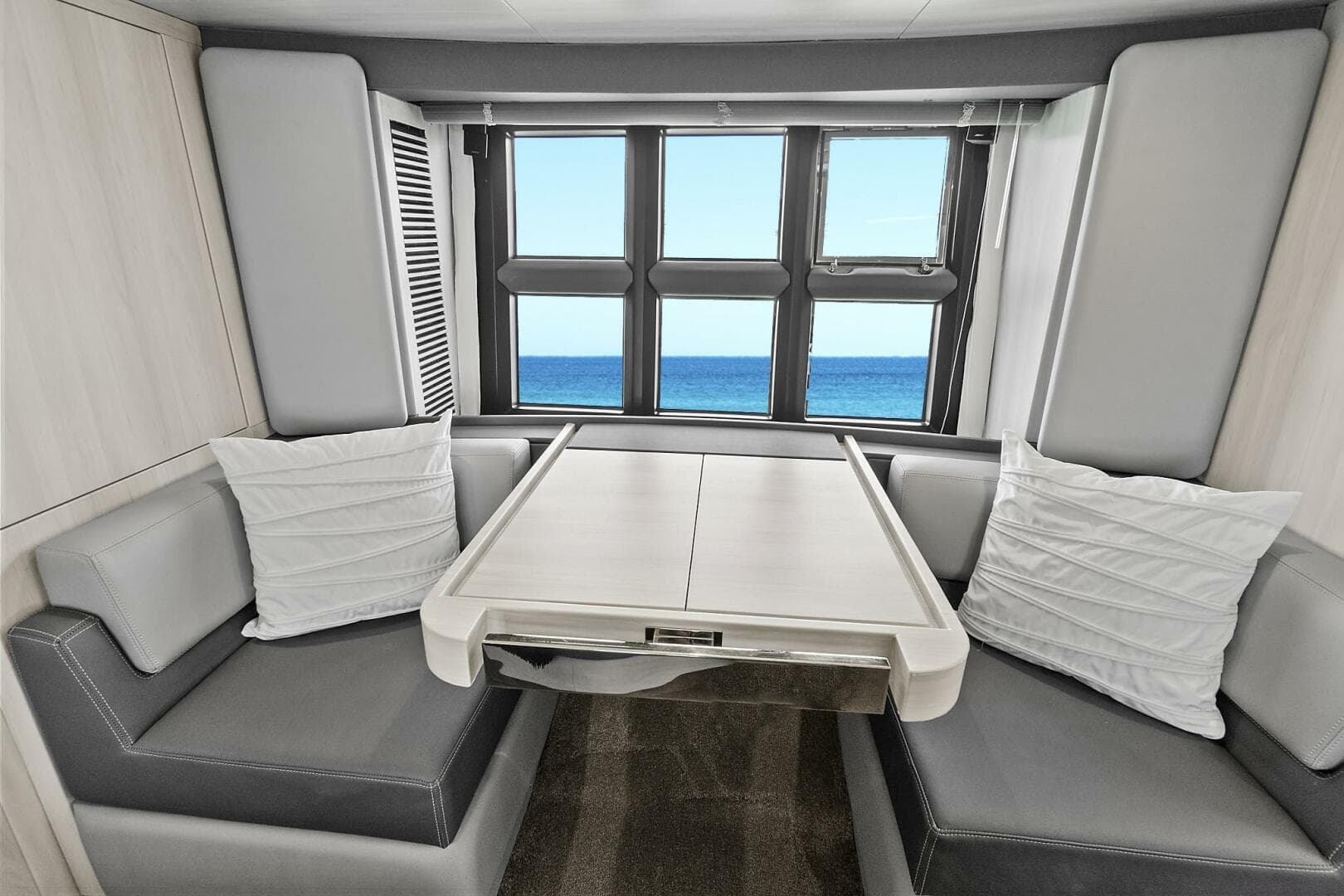 2021 Fairline Squadron 68 — photo 34