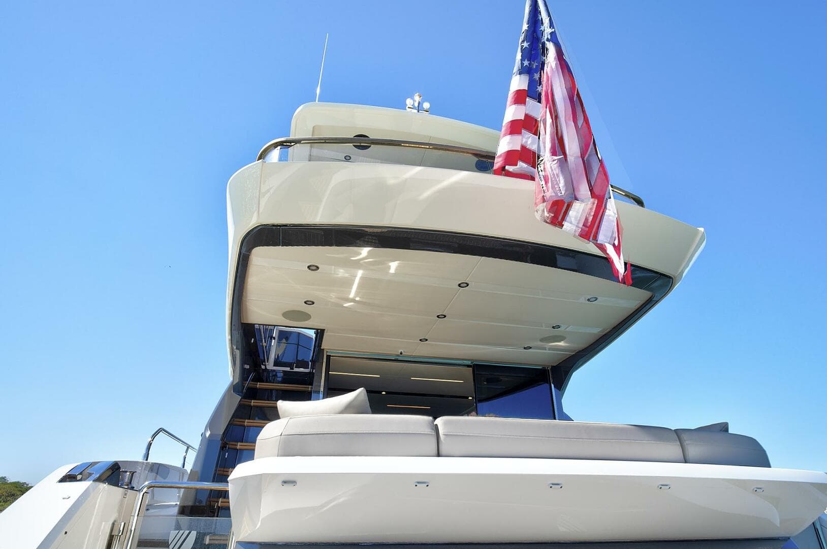 2021 Fairline Squadron 68 — photo 11