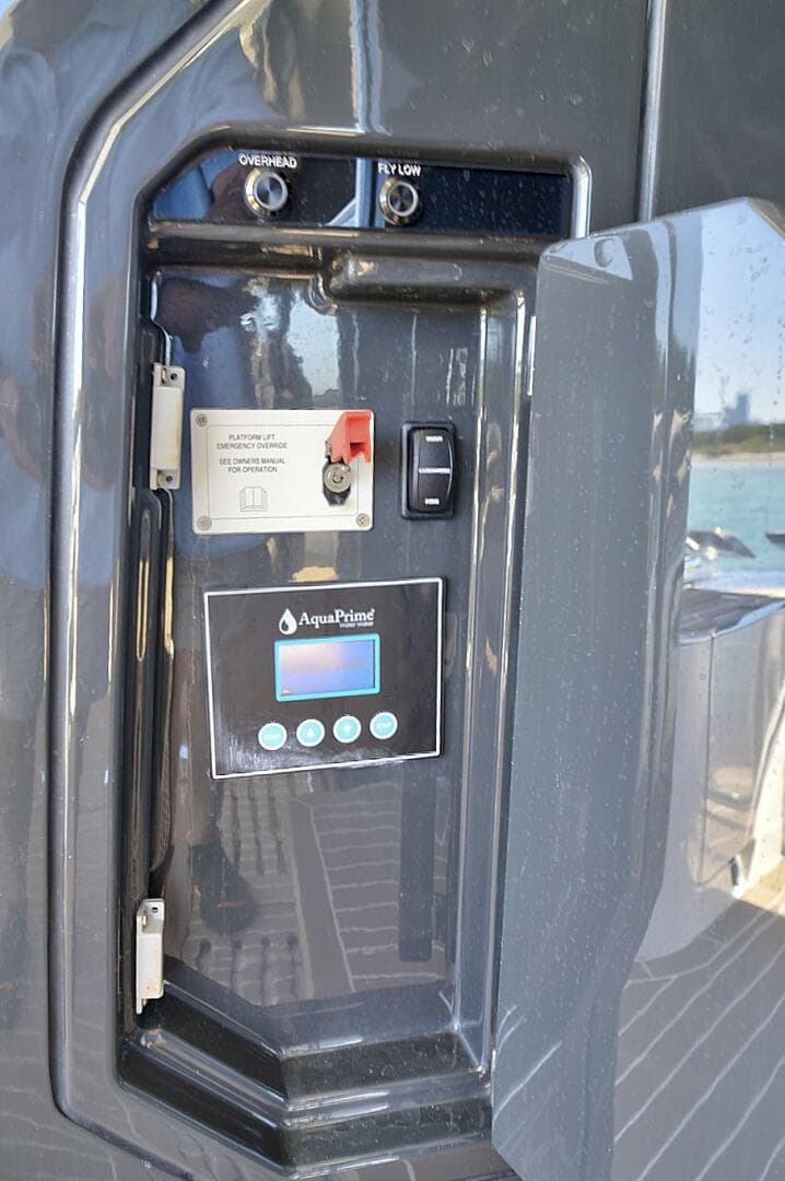 2021 Fairline Squadron 68 — photo 51