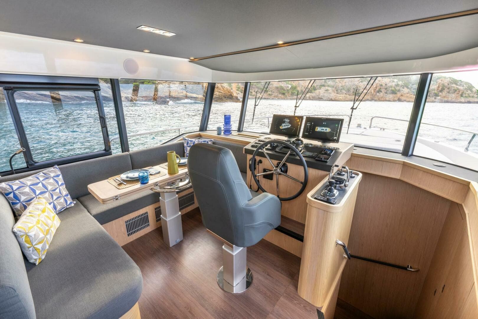 2026 Beneteau Swift Trawler 54 — photo 7
