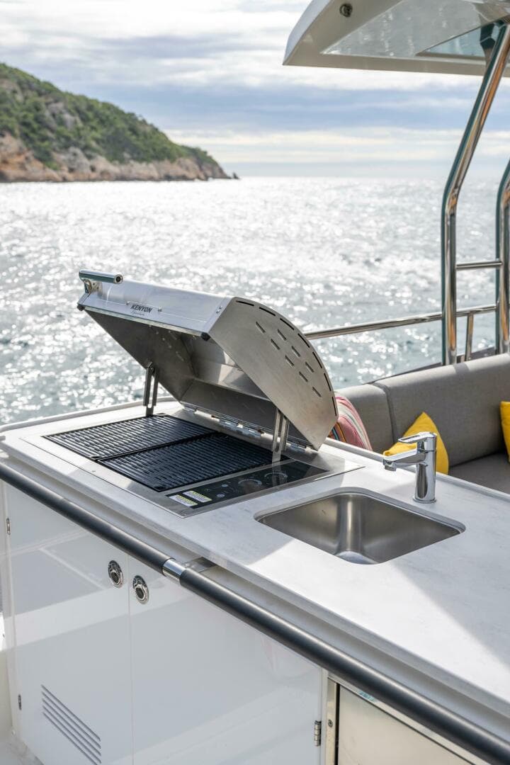 2026 Beneteau Swift Trawler 54 — photo 18