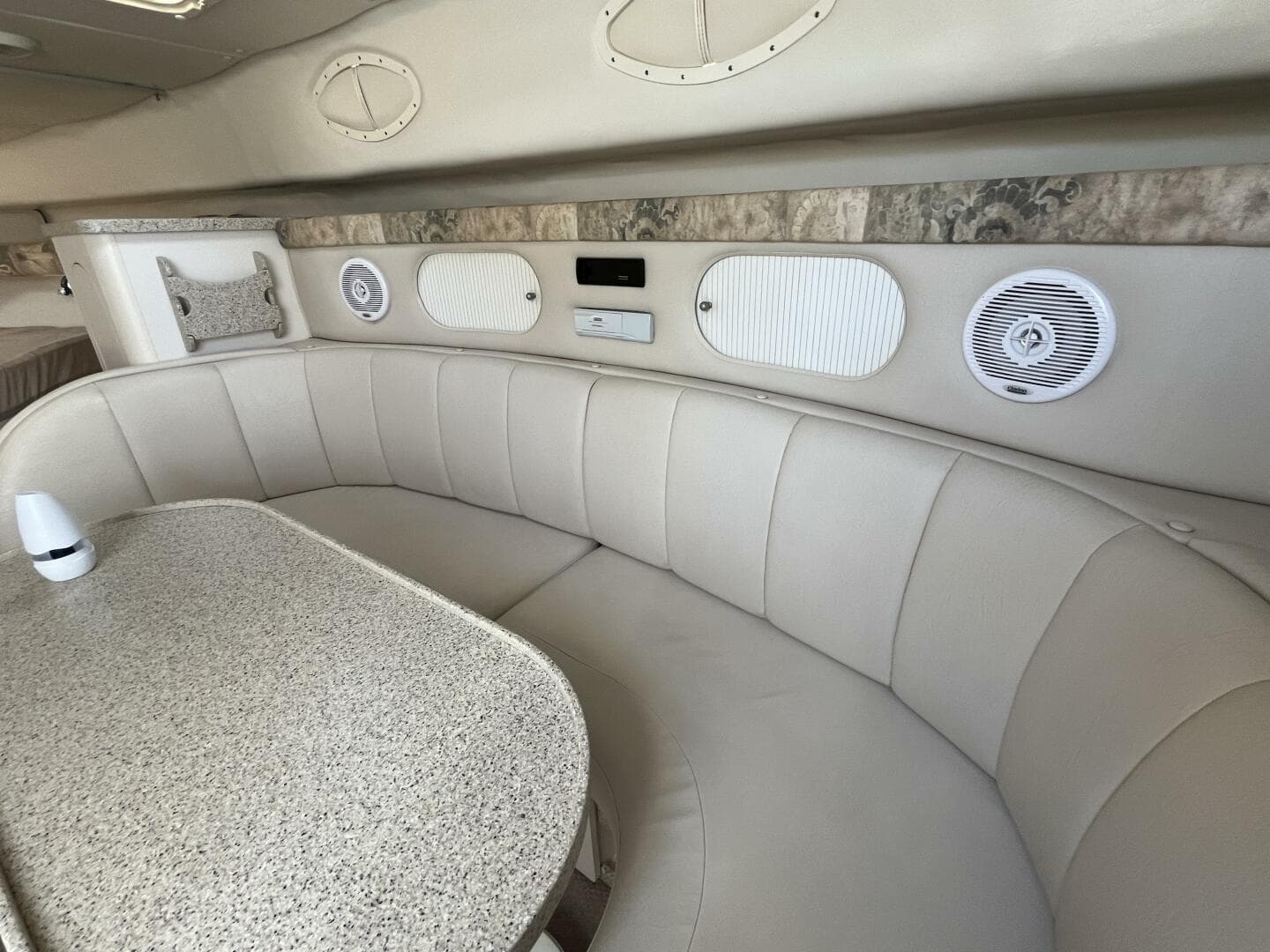 2000 Rinker Fiesta Vee 340 — photo 31