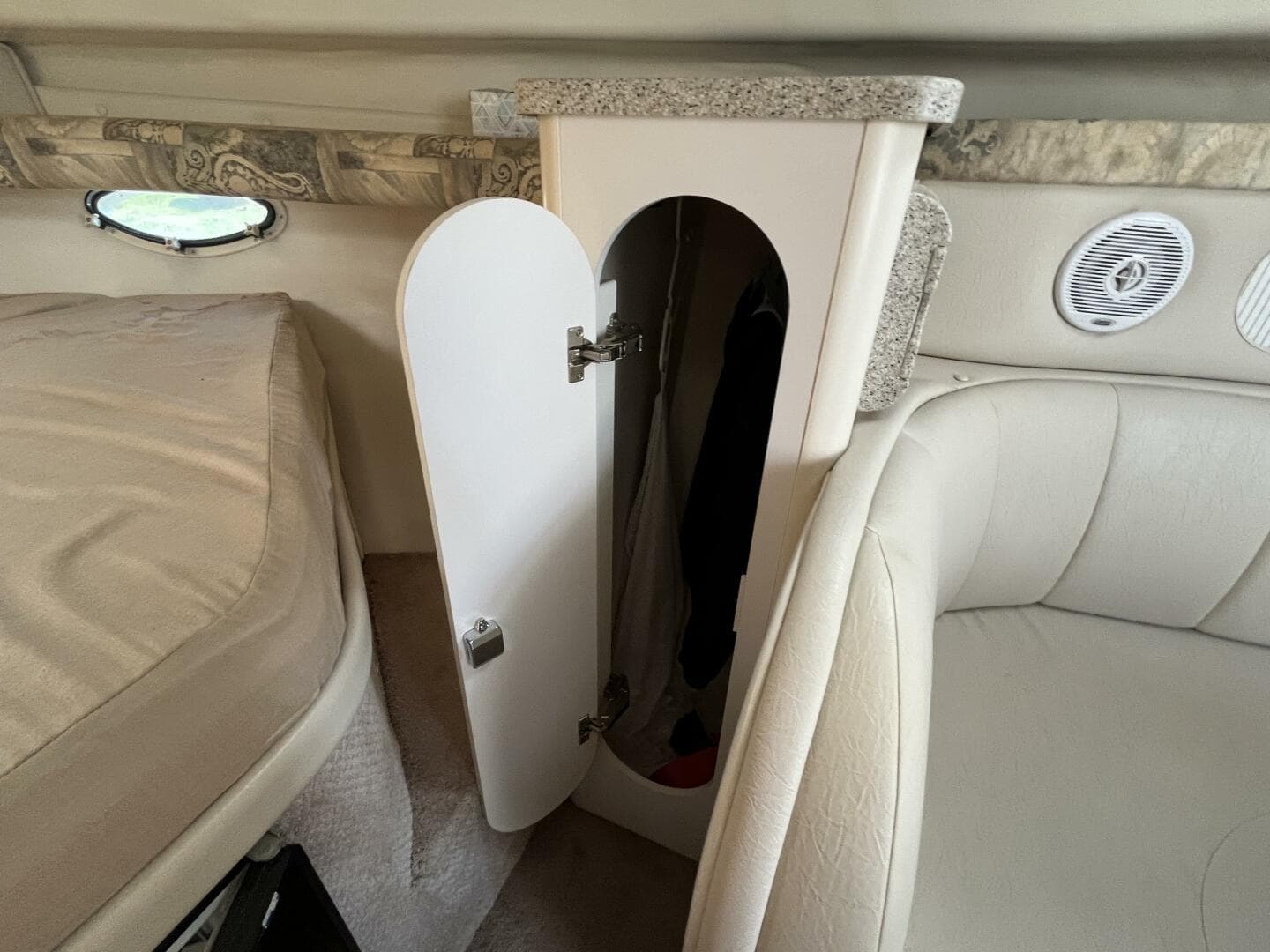 2000 Rinker Fiesta Vee 340 — photo 36