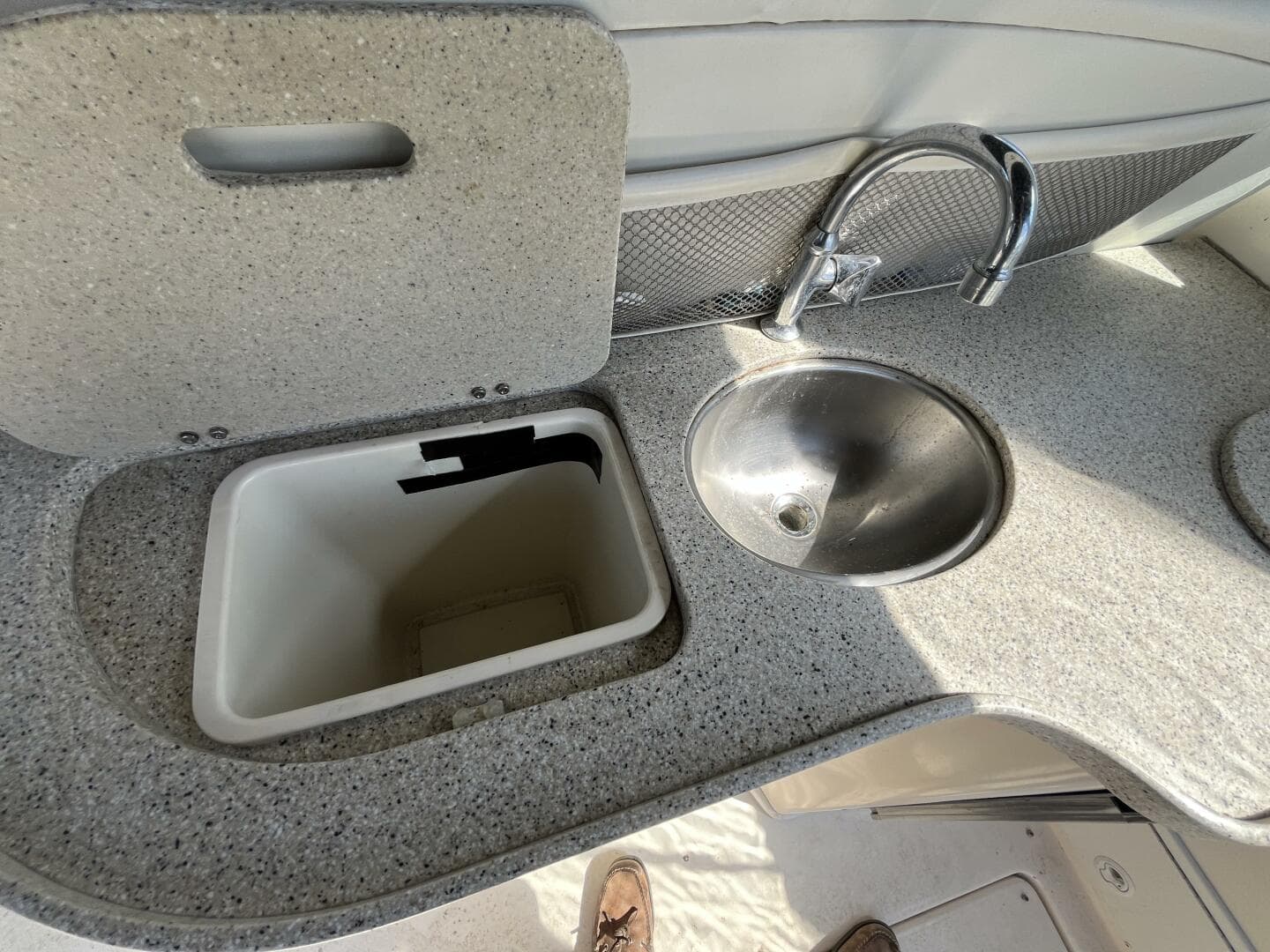 2000 Rinker Fiesta Vee 340 — photo 16