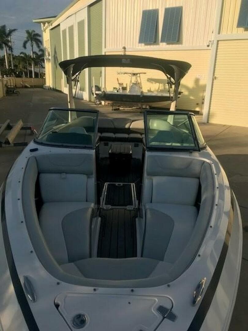 2012 Regal 2500 — photo 9