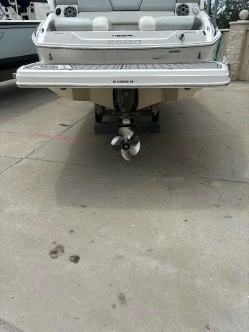 2012 Regal 2500 — photo 16