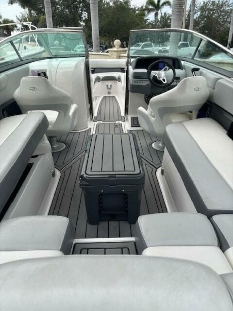 2012 Regal 2500 — photo 15