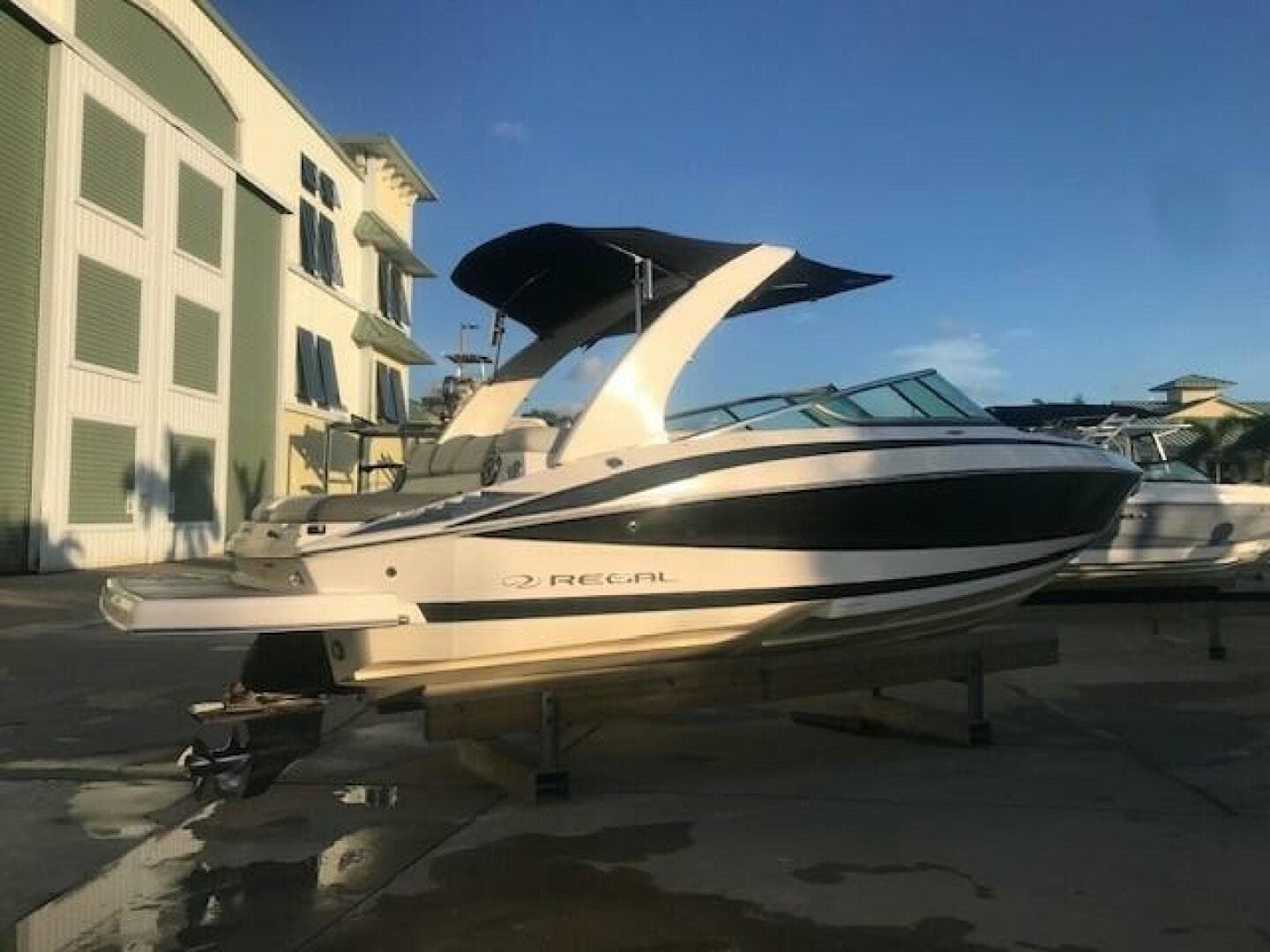 2012 Regal 2500 — photo 10