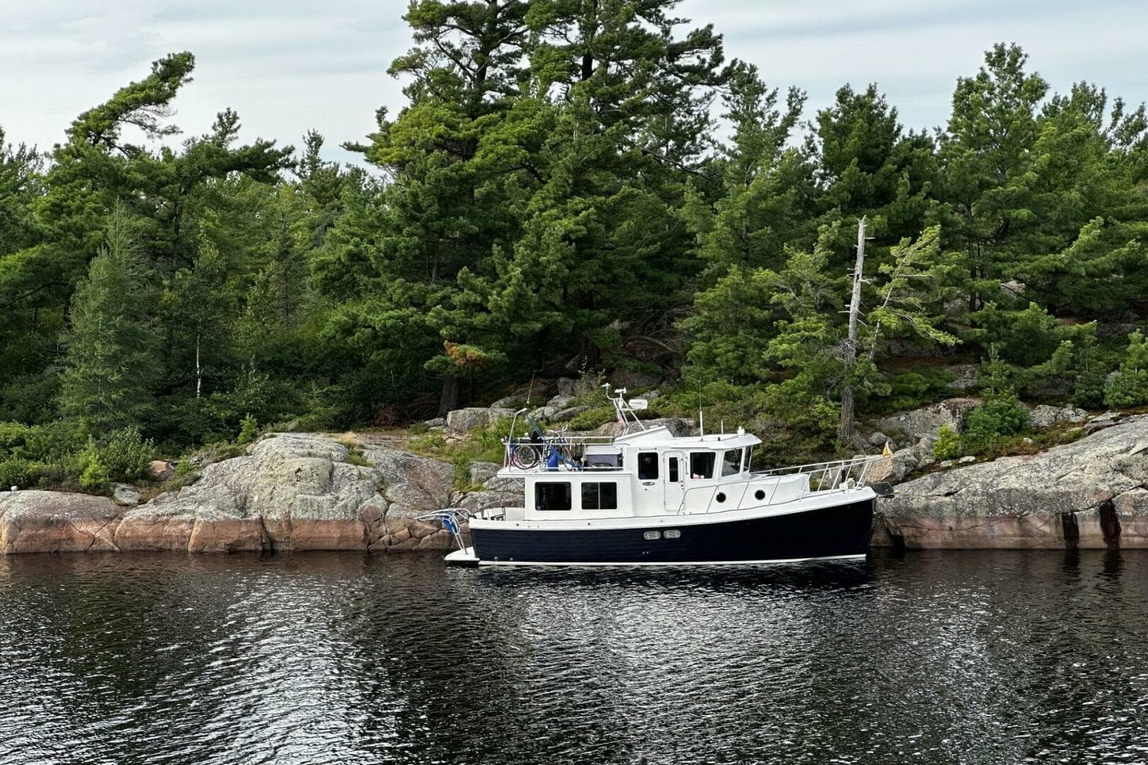 2005 American Tug 34 Pilothouse — photo 2