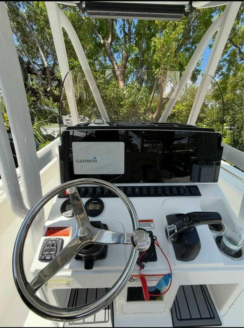 2021 Sea Hunt Ultra 234 — photo 7