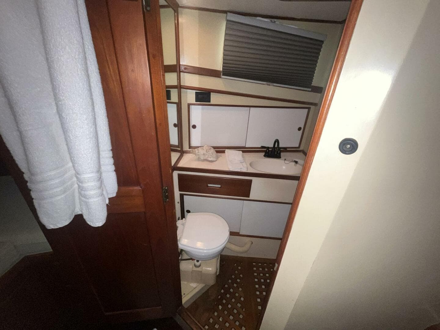 1979 Grand Banks 42 Classic — photo 76