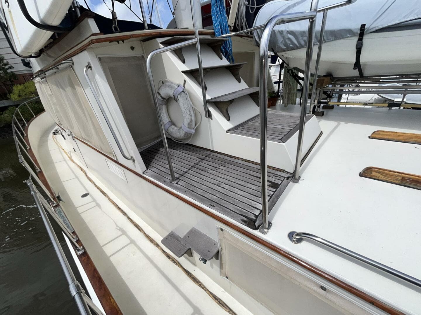 1979 Grand Banks 42 Classic — photo 16