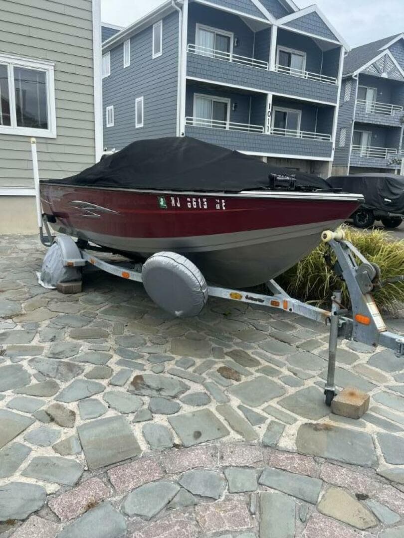 2013 Crestliner — photo 2