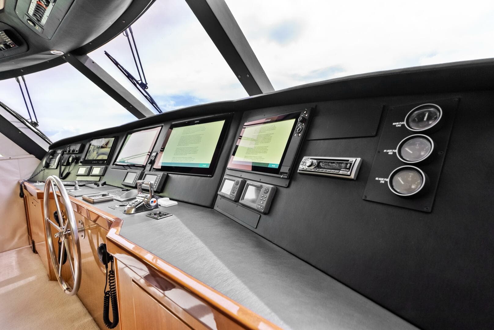 2006 Viking 68 Enclosed Bridge — photo 75