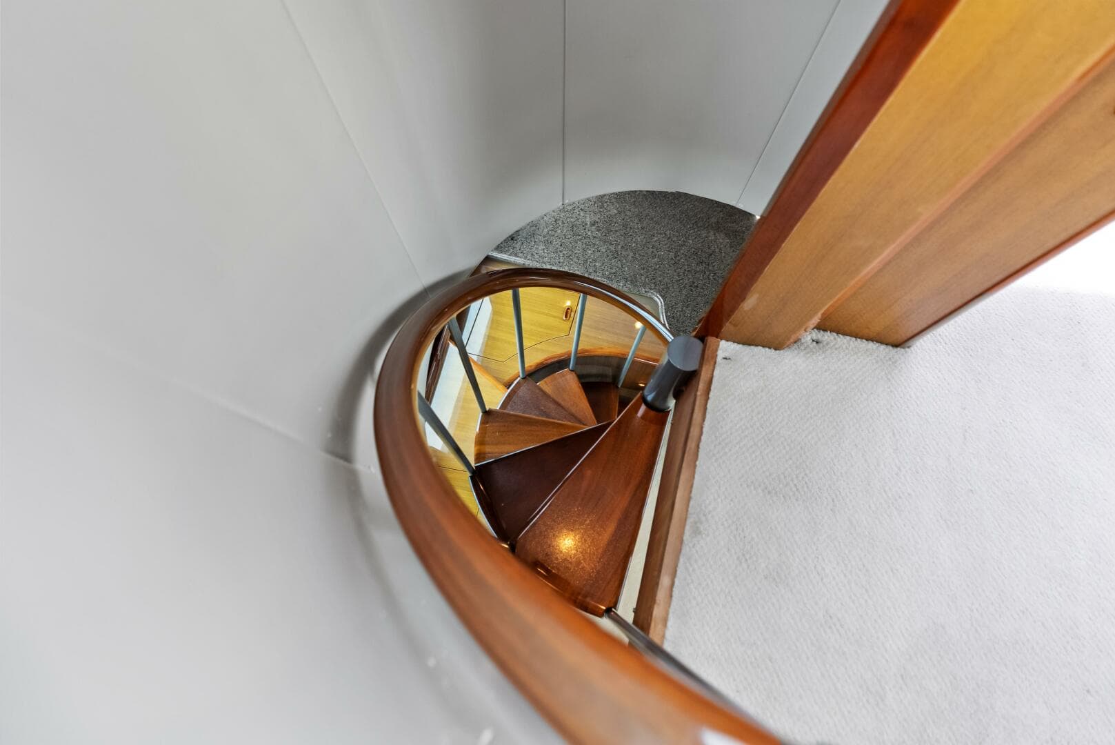 2006 Viking 68 Enclosed Bridge — photo 68