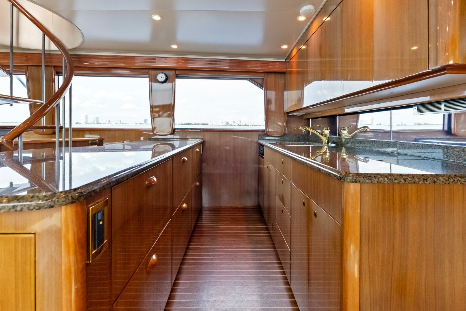 2006 Viking 68 Enclosed Bridge — photo 17