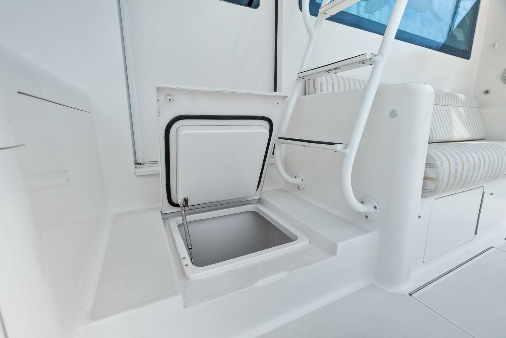 2006 Viking 68 Enclosed Bridge — photo 103